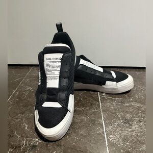 ⏰Last Chance Offer⏰ Puma UEG Black and White Sneakers